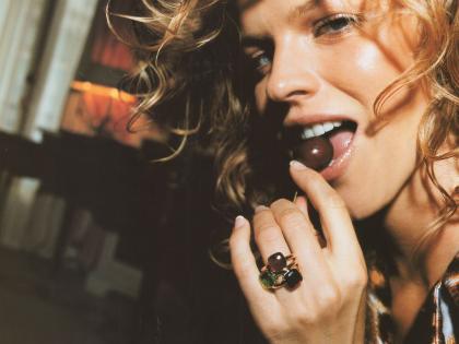 Eva Herzigova photo 75352