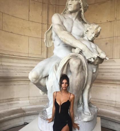 Emily Ratajkowski photo 265896
