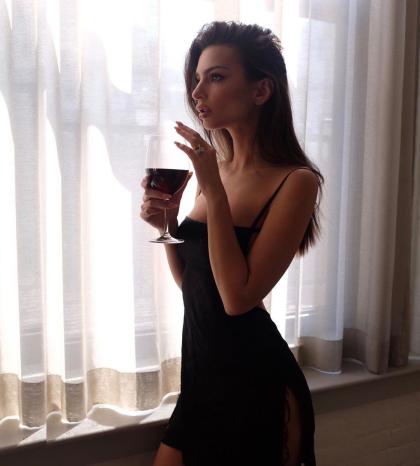 Emily Ratajkowski photo 265902