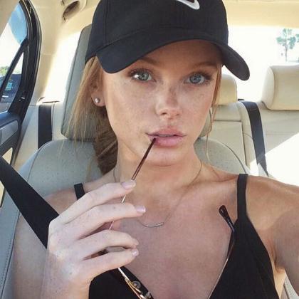 Abigail Cowen photo 96378