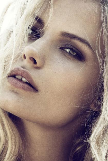 Alena Blohm photo 96694
