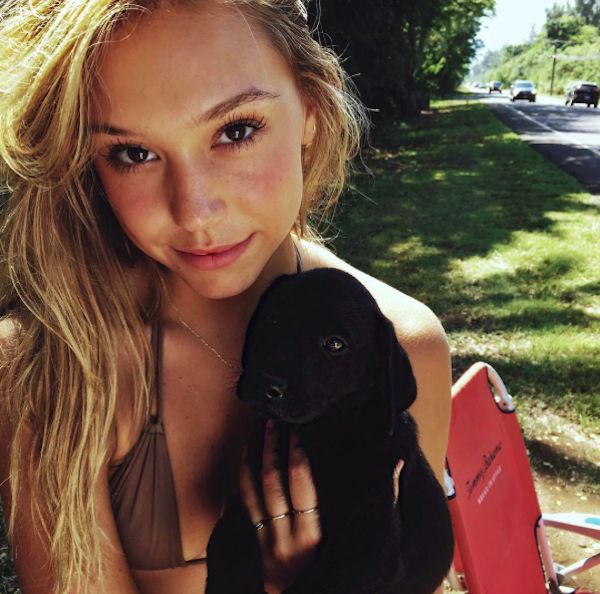 Alexis Ren