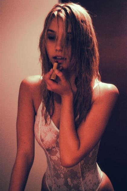 Alexis Ren photo 293665