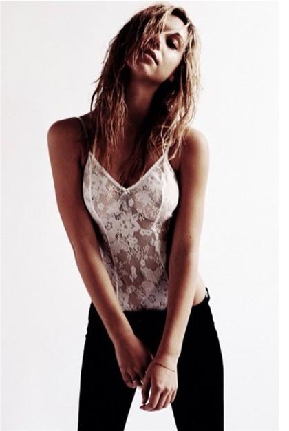 Alexis Ren