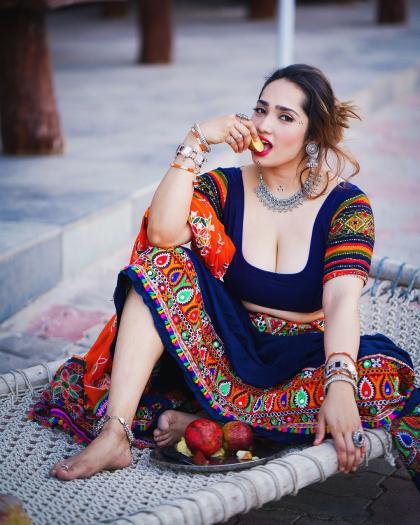 Aditi Mistry photo 99164