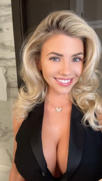 Natalie Lee photo 9238