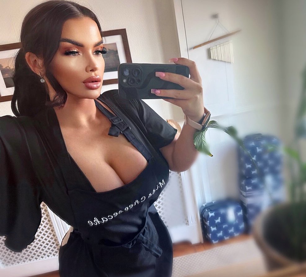 Angelica Sharpe