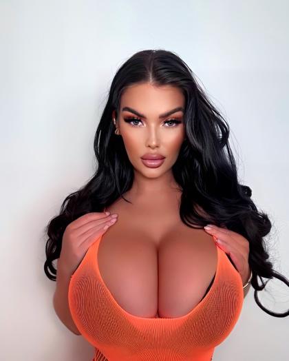 Angelica Sharpe photo 47119