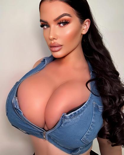 Angelica Sharpe photo 47124
