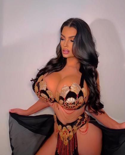 Angelica Sharpe photo 47128