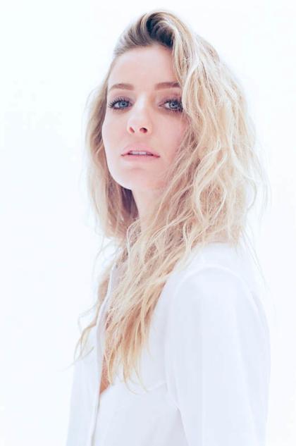 Annabelle Wallis photo 124309