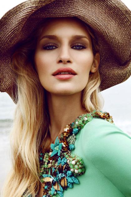 Linda Vojtova photo 132857