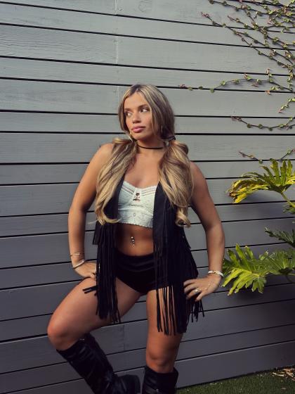 Kayla Manousselis photo 157355