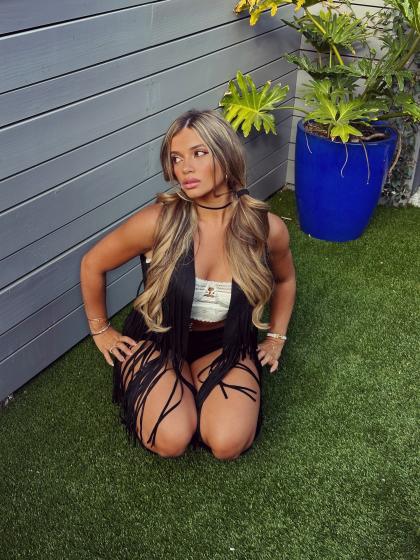 Kayla Manousselis photo 157357
