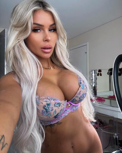 Amber Brown photo 167129