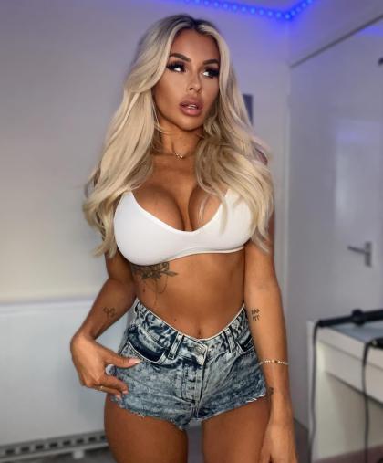 Amber Brown photo 167137