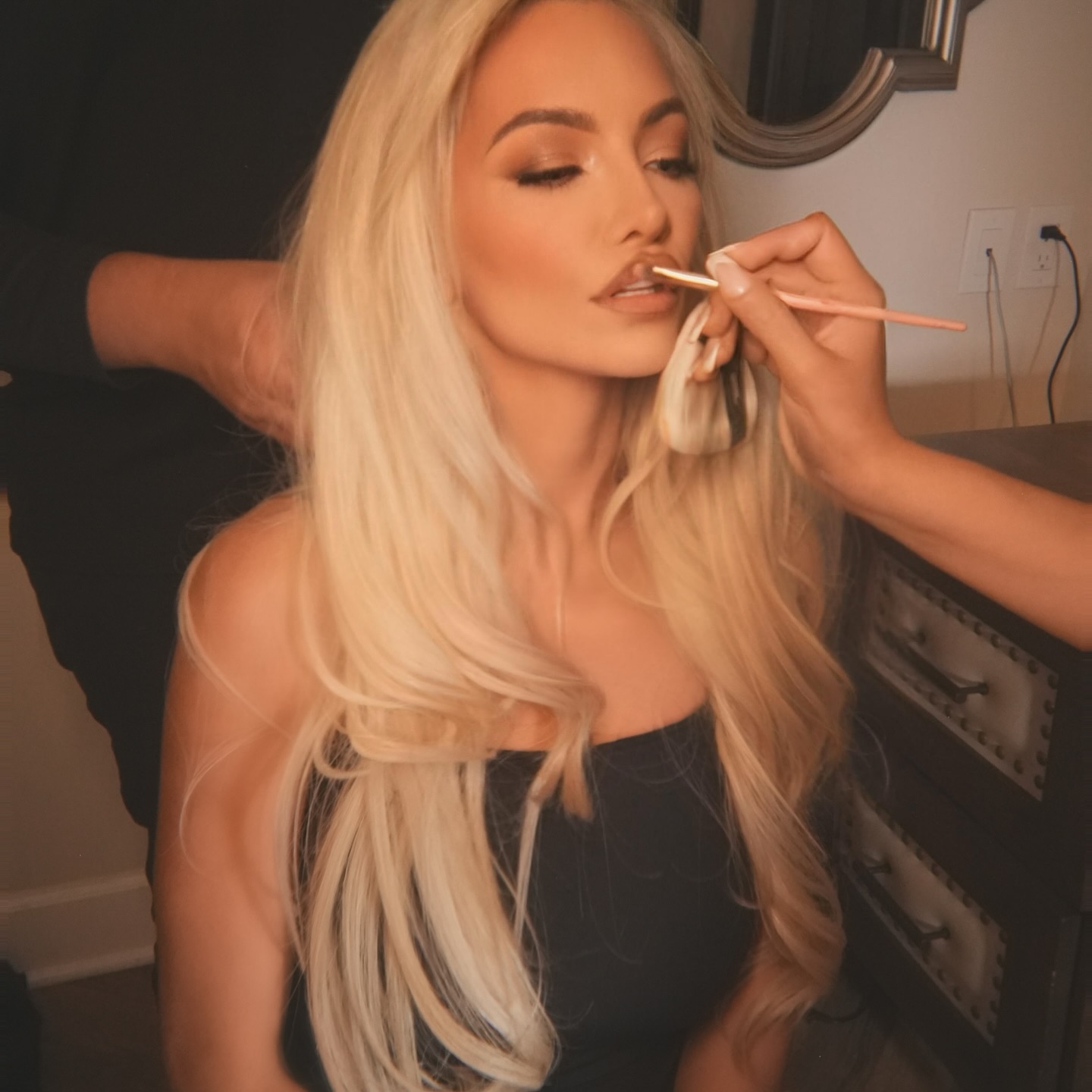 Lindsey Pelas