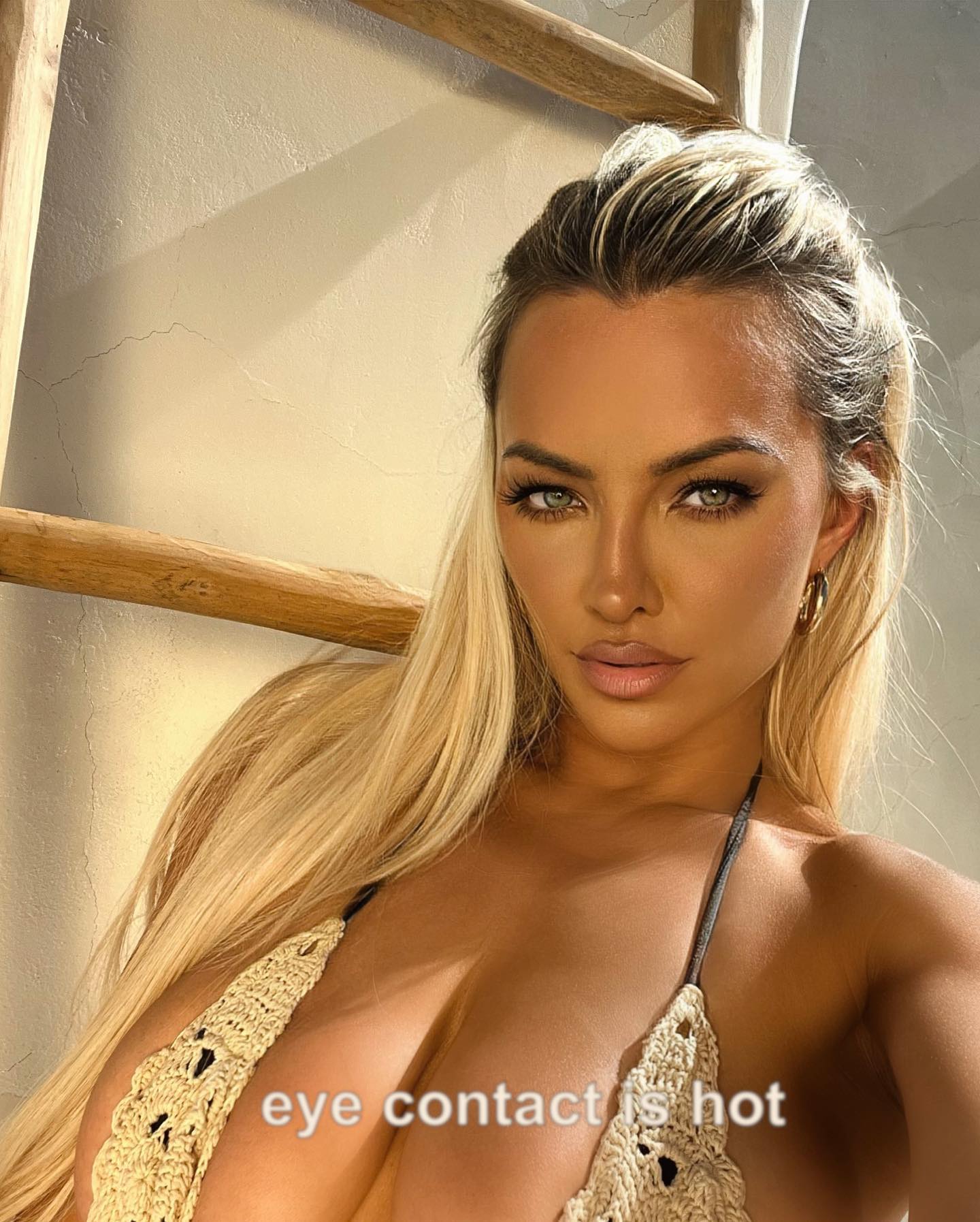 Lindsey Pelas