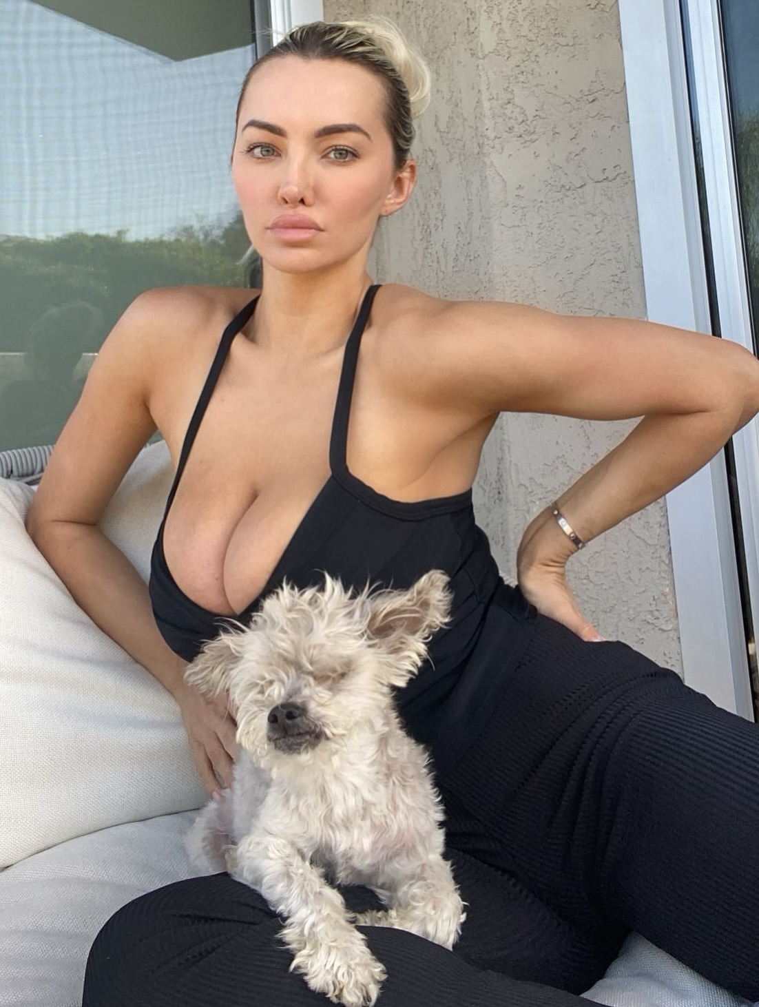 Lindsey Pelas