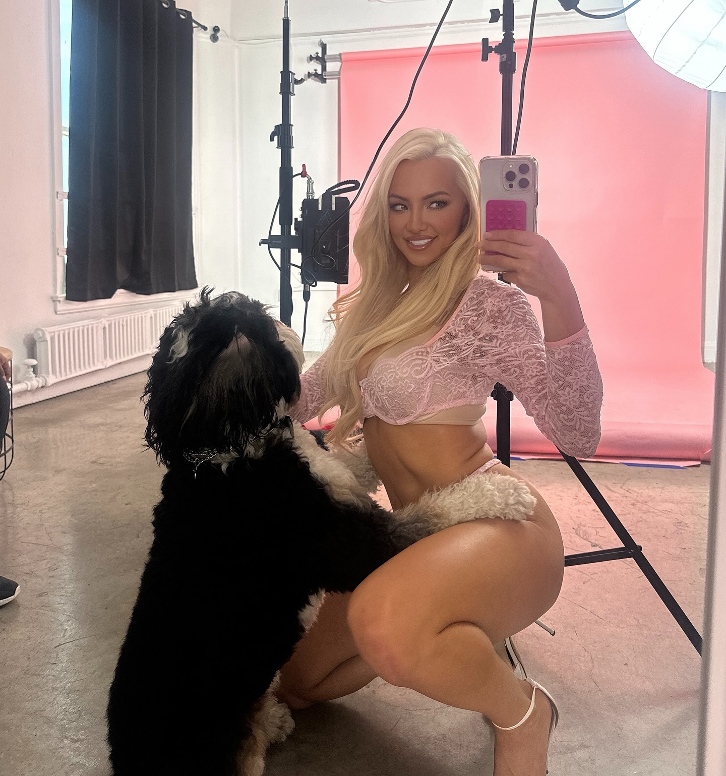 Lindsey Pelas