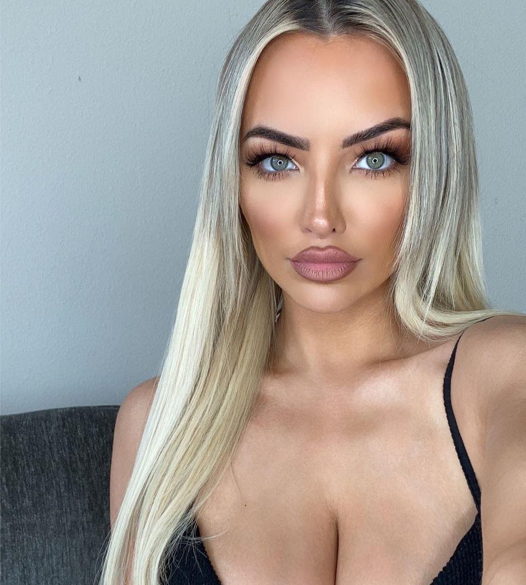Lindsey Pelas
