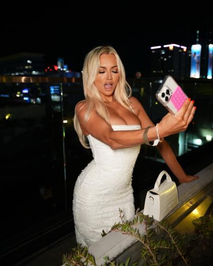 Lindsey Pelas photo 175331