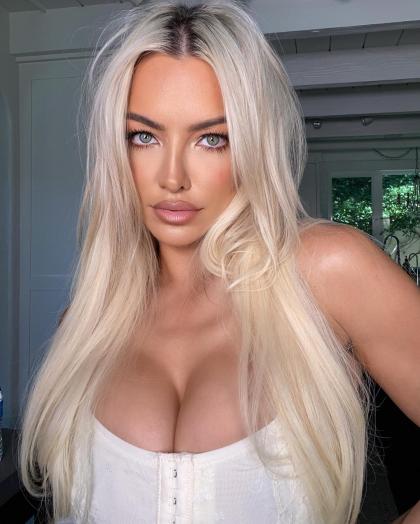 Lindsey Pelas photo 175386