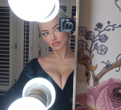 Lindsey Pelas photo 175436