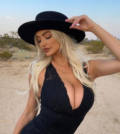 Lindsey Pelas photo 269414