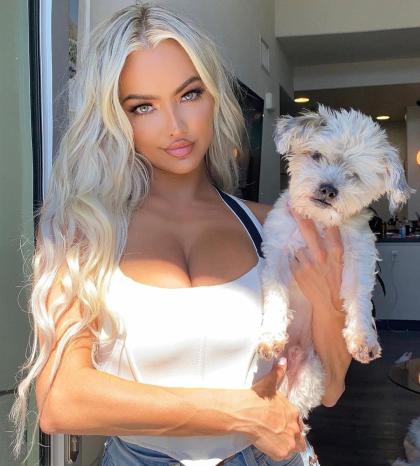 Lindsey Pelas photo 269419