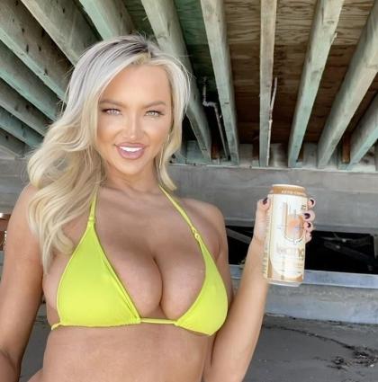 Lindsey Pelas photo 269487