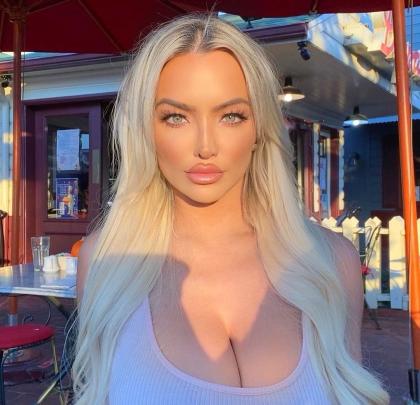 Lindsey Pelas photo 269500