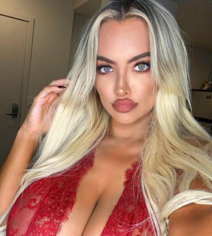Lindsey Pelas photo 269526