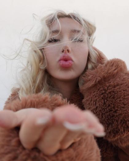 Amanda Toy photo 12720