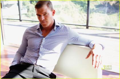 Alan Ritchson photo 184253