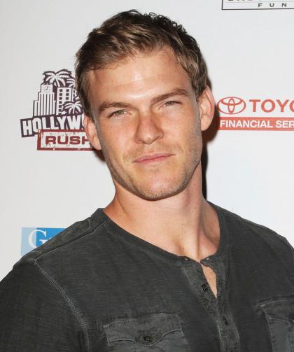 Alan Ritchson photo 184258