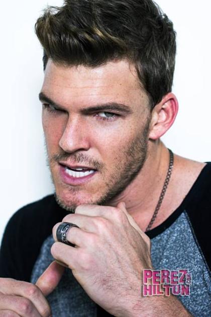 Alan Ritchson photo 184260