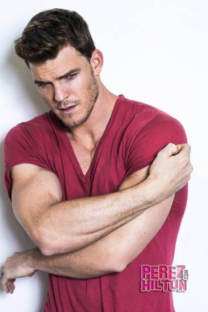 Alan Ritchson photo 184261