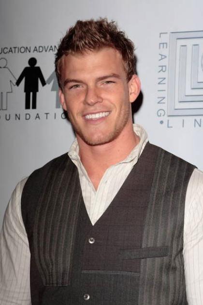 Alan Ritchson photo 184274