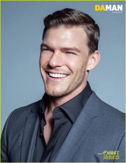 Alan Ritchson photo 184290