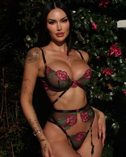Annelese Milton photo 13694