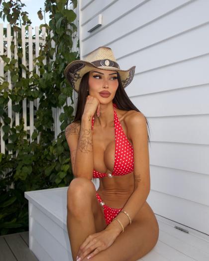 Annelese Milton photo 141771