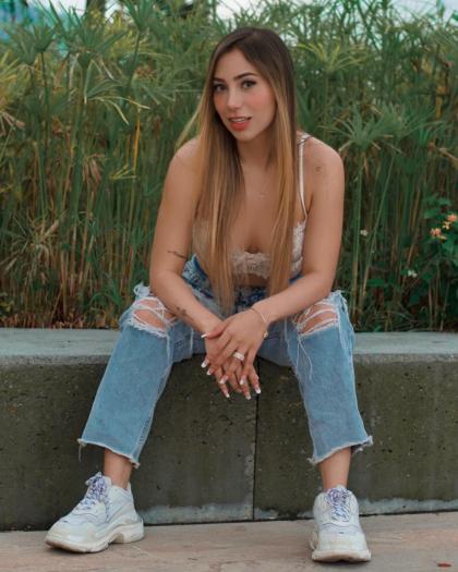 Karen Castano photo 198857