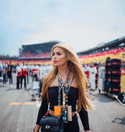 Pamela Reif photo 279217