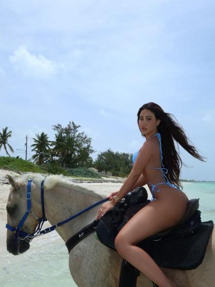 Ester Bron photo 205593