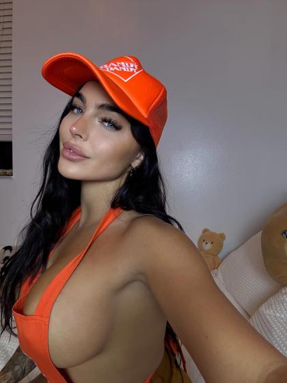 Emily Rinaudo photo 214304