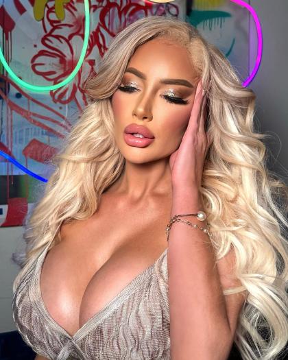Nicolette Shea photo 221991
