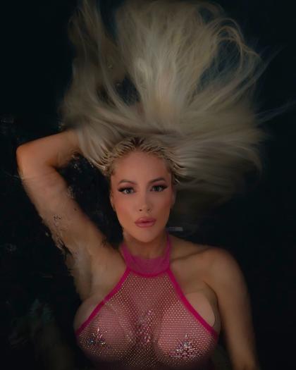 Nicolette Shea photo 222106