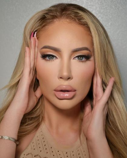 Nicolette Shea photo 222215