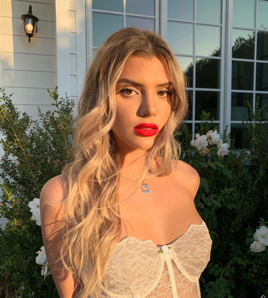 Alissa Violet
